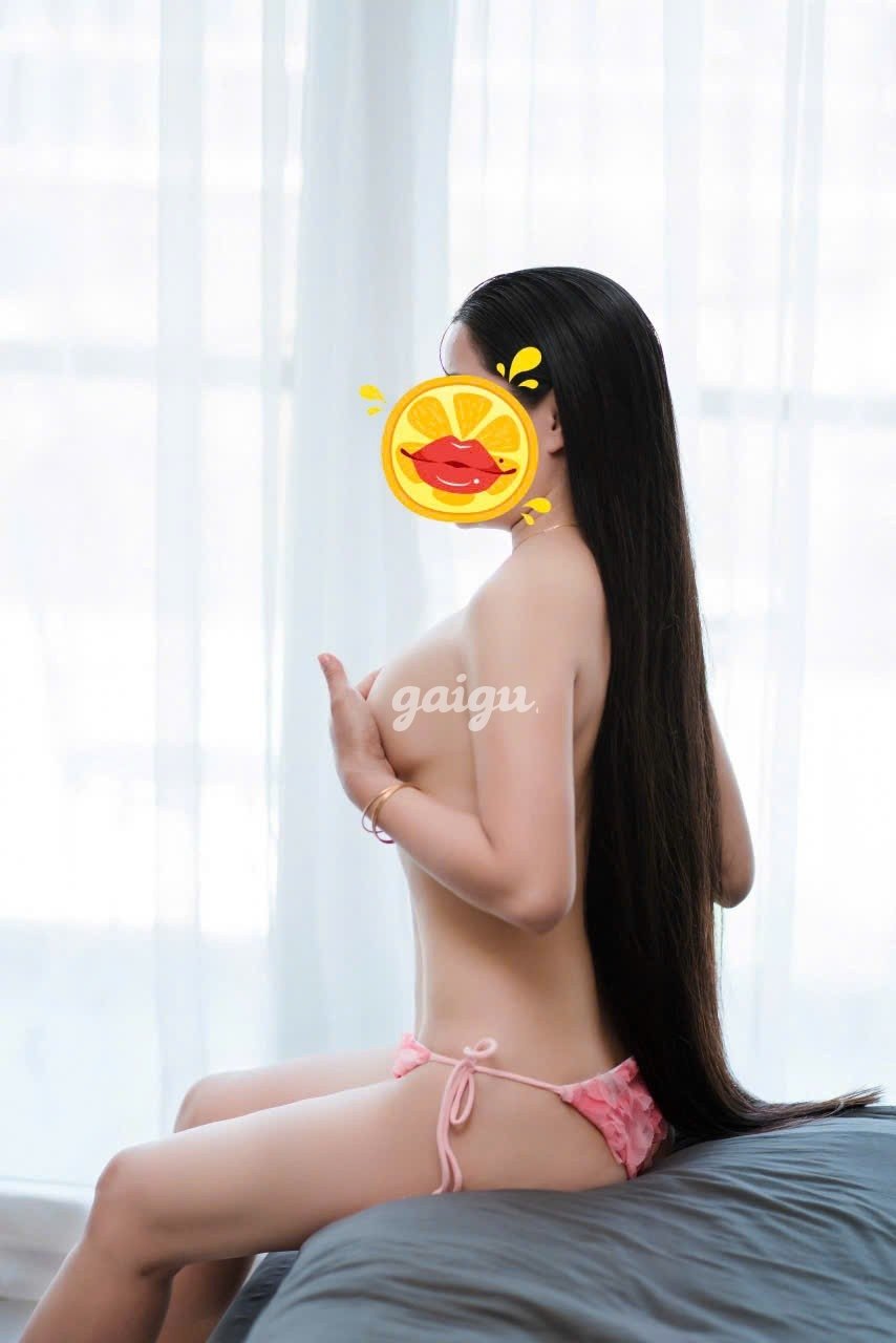 THU HẲNG – LẦN ĐẦU ĐI KHÁCH