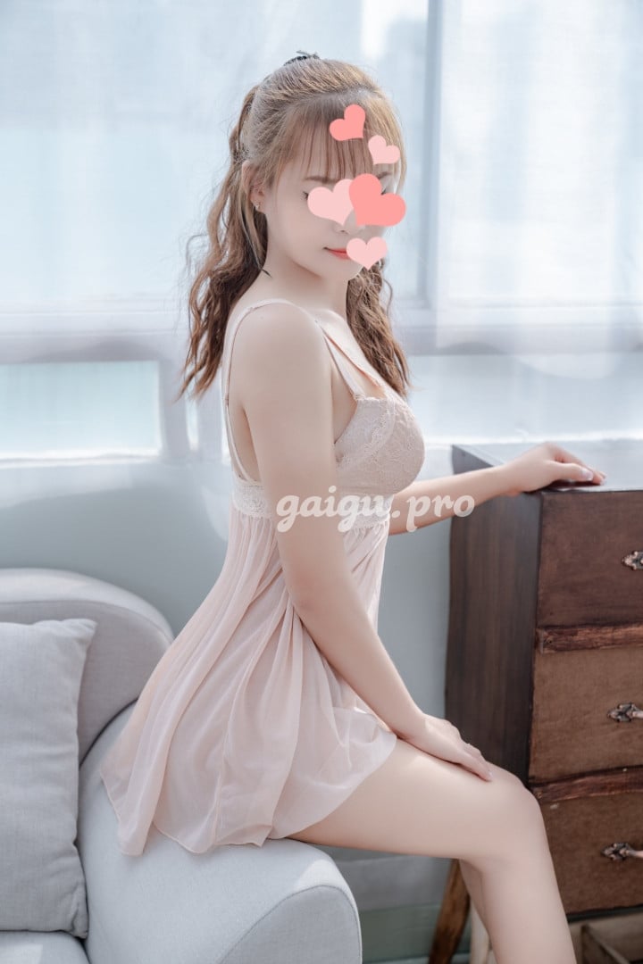 Khả Như mặt xinh dáng chuẫn gặp là ghiền.