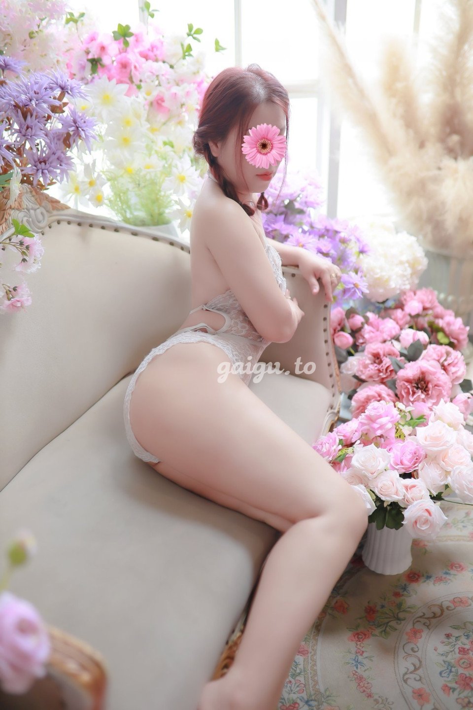 Gái dâm Ngọc Anh_ Ngực to, mông bự, làm tình cực phê
