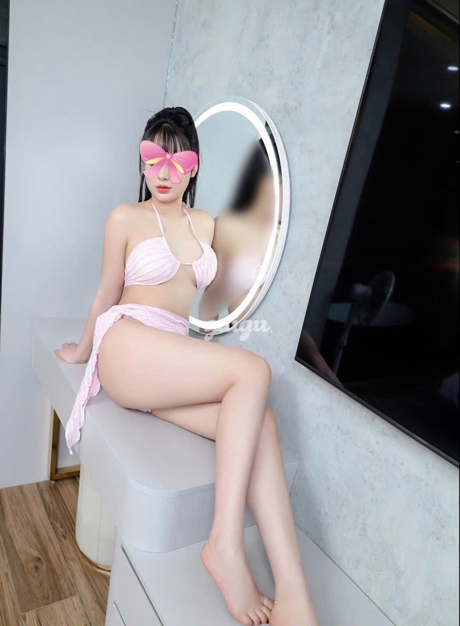 KIỀU NHI 1M67 XINH XẮN BODY SEXY NUỘT NÀ HÀNH MỚI TIN CHIỀU KHÁCH