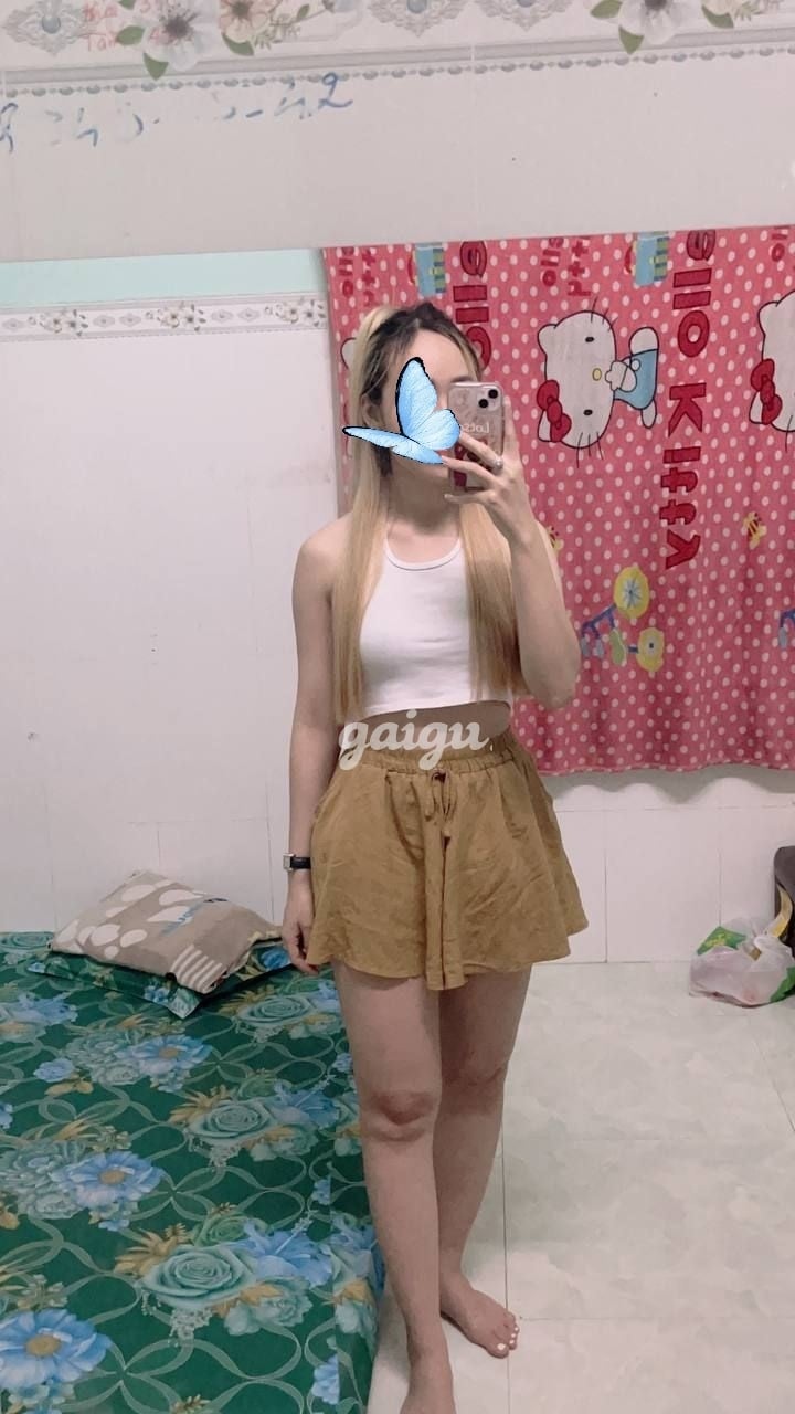 New⭐Bé Vy 2k Xinh Trắng Trẻo Nhiều Nước Ngọt Ngào Tận Tâm